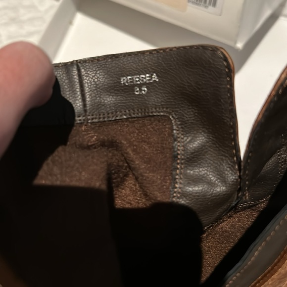 Steve Madden boots; size 8.5; Reesea style; Brian in color - Picture 4 of 6